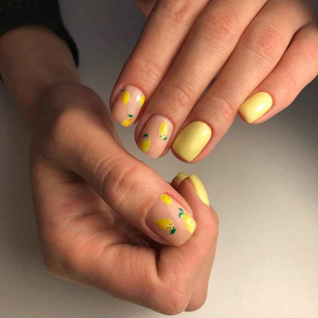 Яркий маникюр на короткие ногти лимон