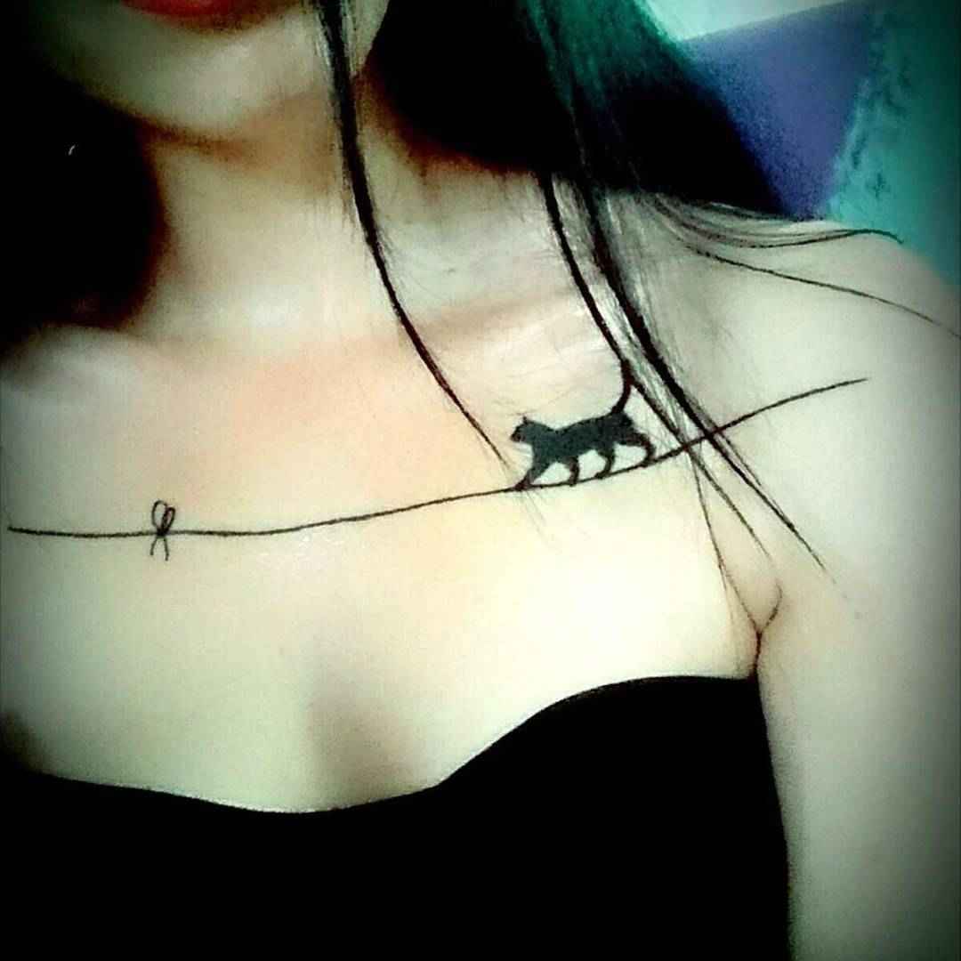 Женские татуировки на груди 2019 животные_8