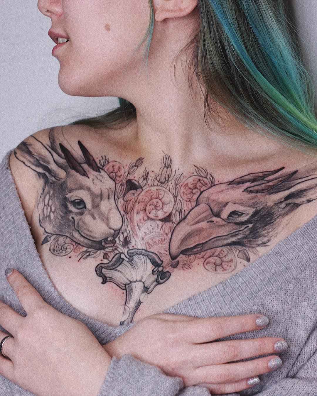 Женские татуировки на груди 2019 животные_4