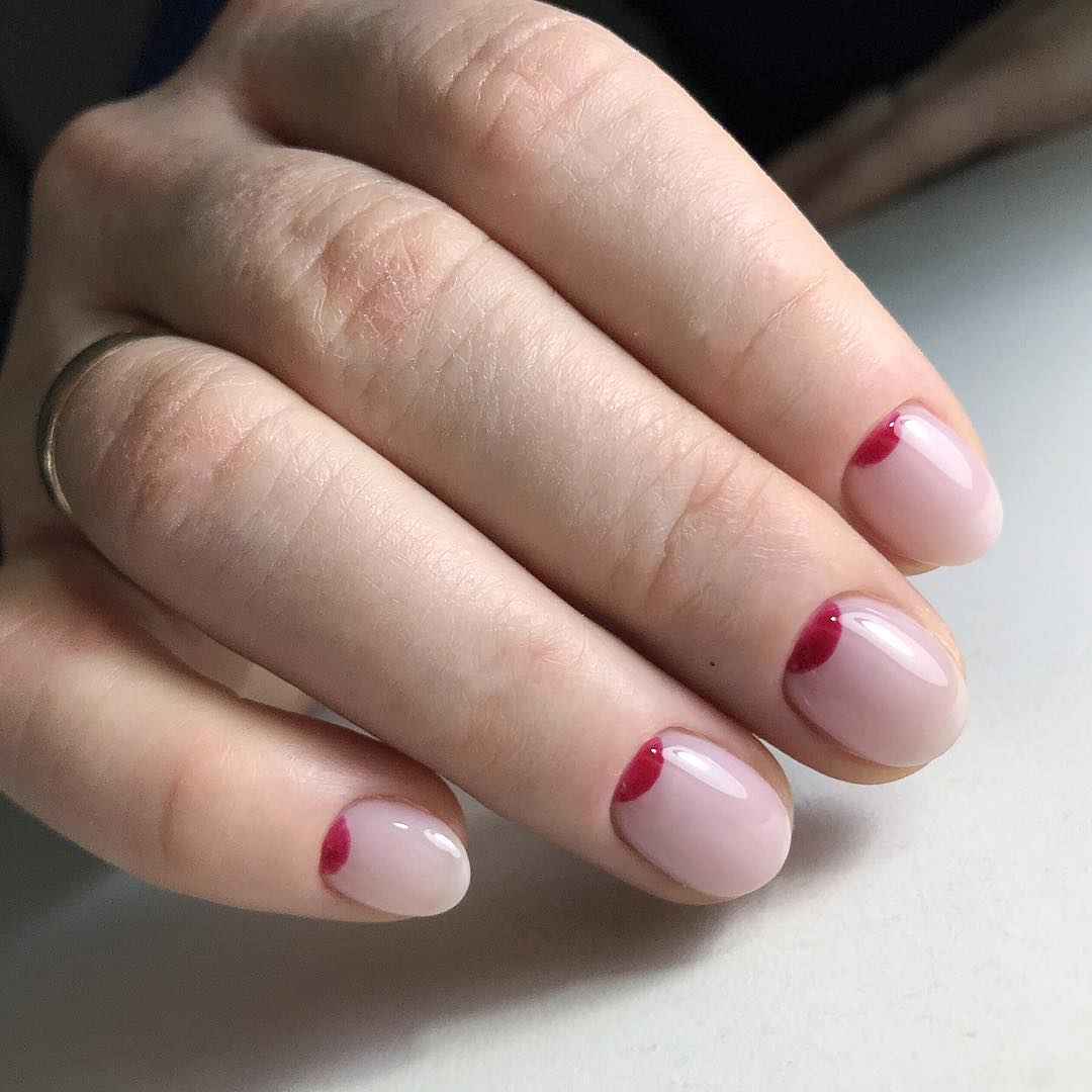 Нежный маникюр на короткие ногти весна 2019 фото_9