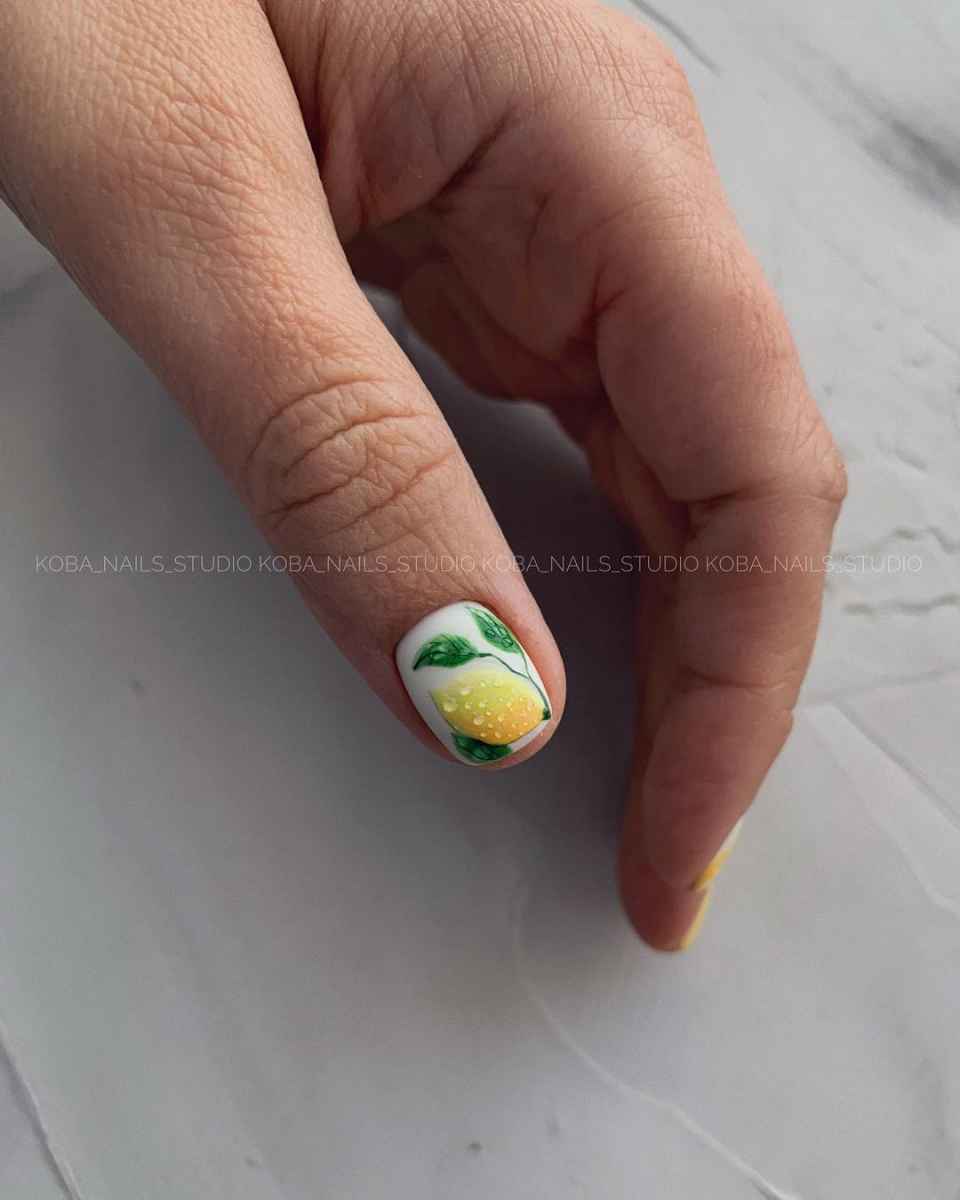 маникюр на короткие ногти лето 2019 фото_36
