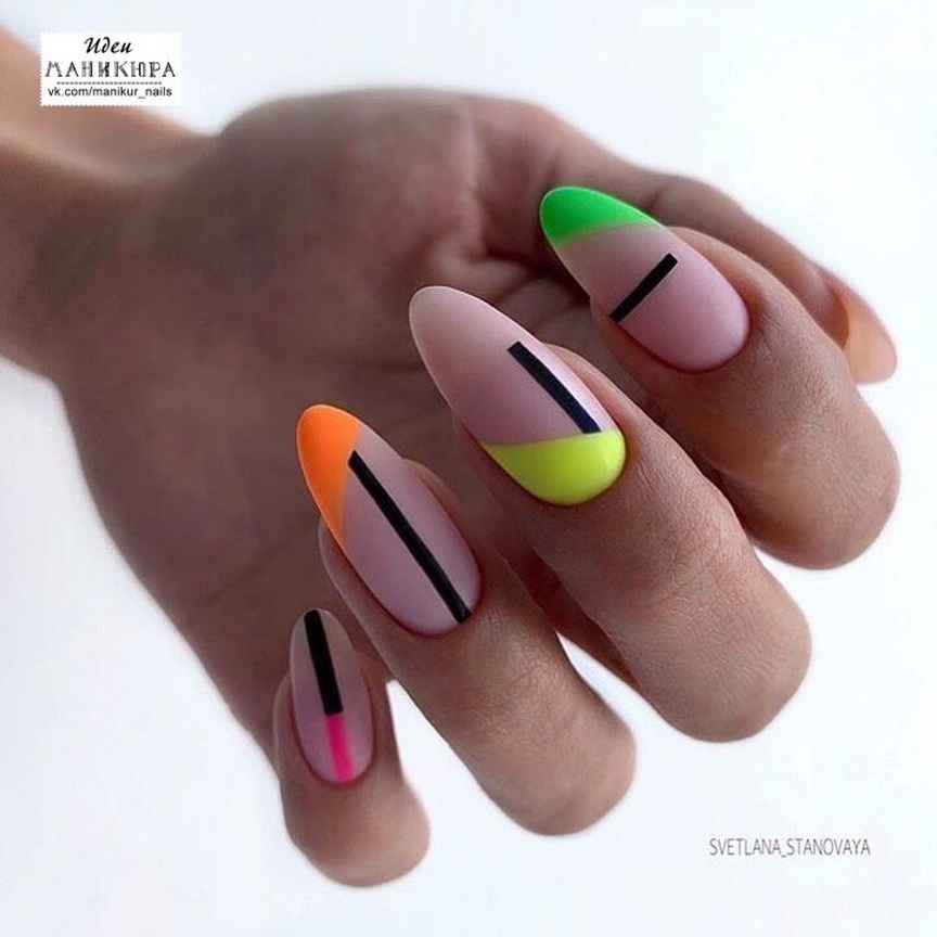 Разноцветный френч на ногтях фото_2