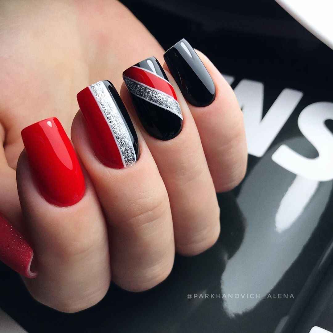 Ногти красные с черным