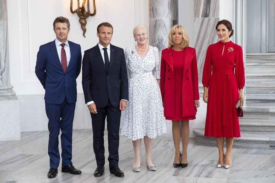 Первые леди страны. Первые леди Европы. Макрон платья. Первая леди Люксембурга.