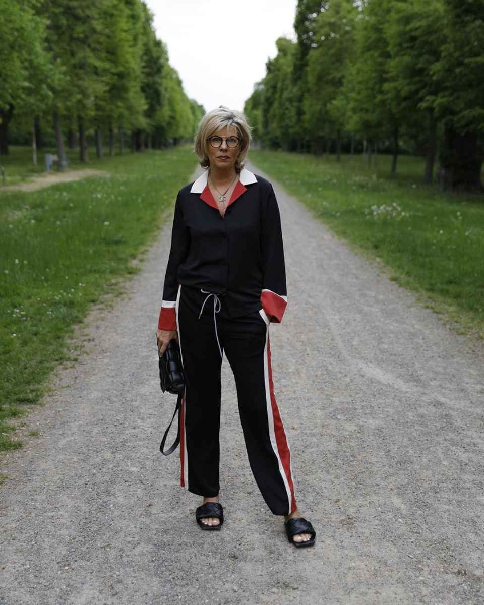 Спортивный костюм для женщин 50 лет фото
